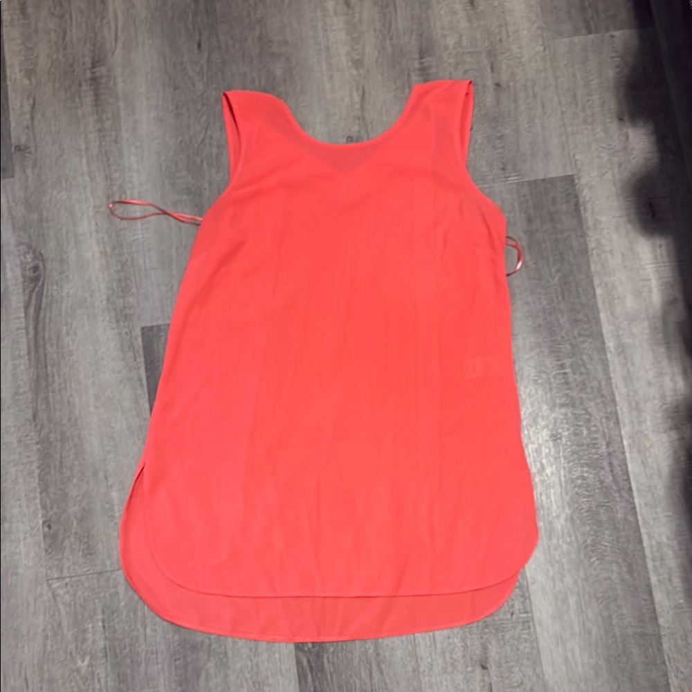 Pink Sleeveless Tank Top with High-Low Hem